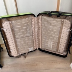 スーツケースの画像