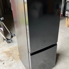 ☆特価品！ 冷蔵庫 人気色のブラック　2020年製