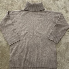 美品　ユニクロ　ニット　Sサイズの画像