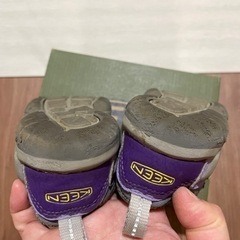 KEEN US9 パープル　スニーカーの画像