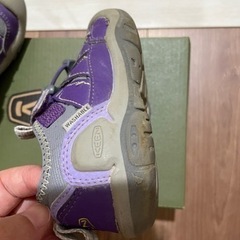 KEEN US9 パープル　スニーカーの画像