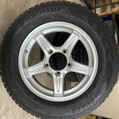 処分してしまう前に如何ですか。スタッドレスタイヤ  ジムニーにて使用 再お値下げします‼️  ヨコハマ アイスガード スタッドレス 175/80-16の画像
