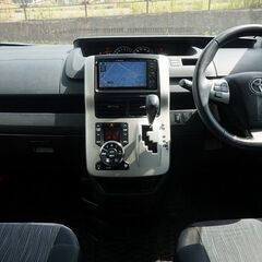 【スマホ📱で家🏠から買える🎵】トヨタ　ヴォクシー【自社ローン🚙】の画像