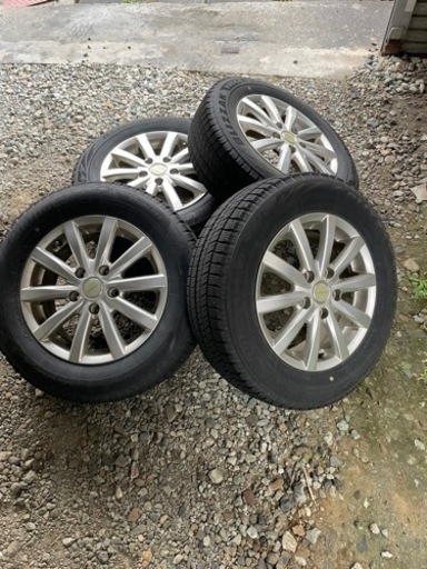 早い者勝ち　バリ溝　ノア　ヴォクシー　エスクァイア　等　195/65r15 VRX2