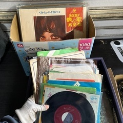 レコードやCDまとめ　全部で50枚ほどの画像