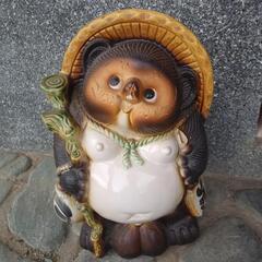 タヌキの置物　信楽焼？