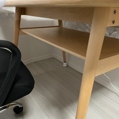 【美品】バラせます！天然木バーチ材の棚付きリビングダイニングテーブルの画像