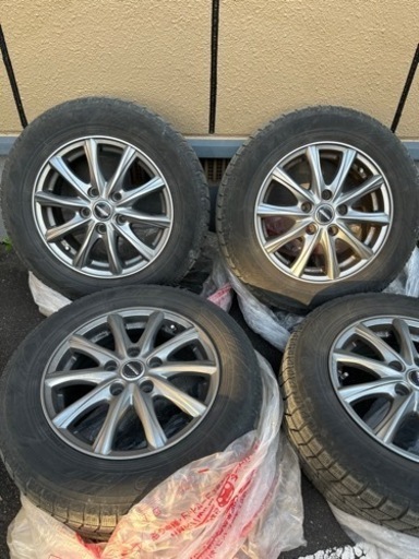 ヴォクシー　スタッドレスタイヤ15インチ　ホイール付き