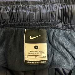 キッズ　NIKE ウインドブレーカー　スーツの画像