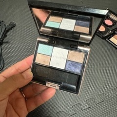 カネボウのアイシャドウパレットの画像