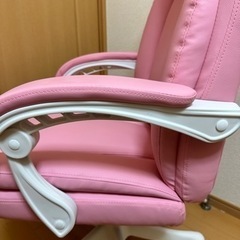 【新品】オットマン付き　ゲーミングチェア　ピンクの画像