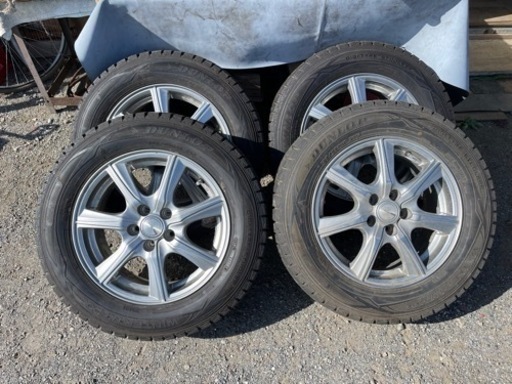 ホイール付きタイヤ（スタッドレス）