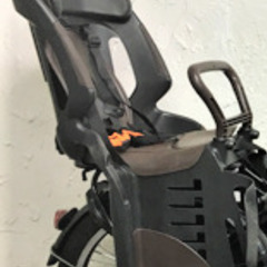 118🔵２０インチ、子供乗せ、２人乗り、３人乗り、前かご、後チャイルドシート、  🔴後ろチャイルドシートをかごに変更して、１人乗りにも可能です。  🔵オプション、無料、エクストラ・前チャイルドシート。美品中古品・先着１個のみ無料。  🔴バッテリーは新品の９０％以上の性能です。🟢１回の充電で３０Ｋｍ以上走行可能です。  🔵８．７アンペア、新品バッテリーに、プラス１５０００円で、バージョンアップも可能。  🔴１２．３アンペア、新品バッテリーに、プラス２５０００円で、バージョンアップも可能。  の画像