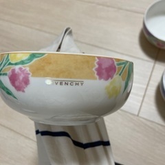 GIVENCHY お椀4枚セットの画像