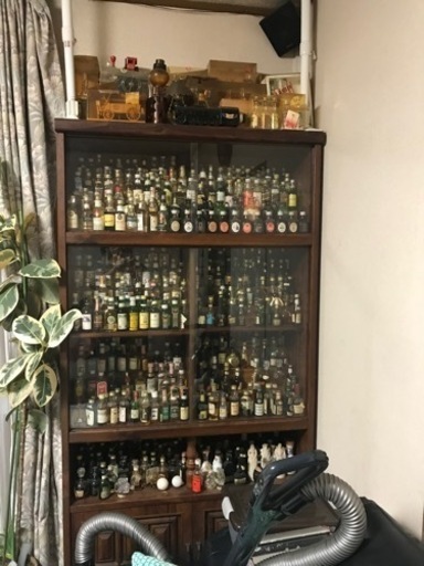 （決まりました）ミニチュアボトル、コレクション棚セット