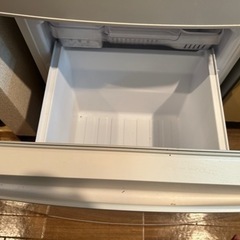 冷蔵庫　MITSUBISHI 146L 右開きの画像