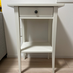 IKEA HEMNES ベッドサイドテーブル