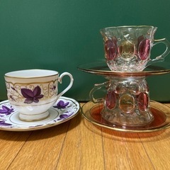 カップ&ソーサー３客差し上げます