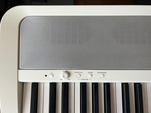 【ほぼ未使用】KORG 電子ピアノ B1 WH 88鍵 ホワイト 専用スタンド&楽譜置き付き