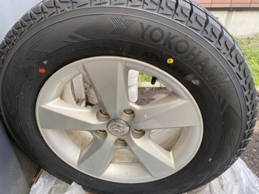 ヨコハマiceGUARD SUV 215/70R16 4本