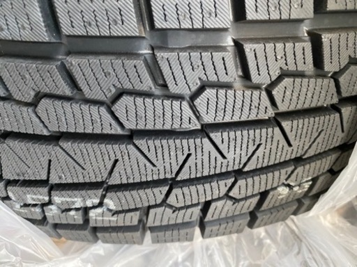 ヨコハマiceGUARD SUV 215/70R16 4本