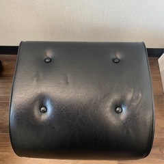 リクライニングチェア・オットマンのセットの画像