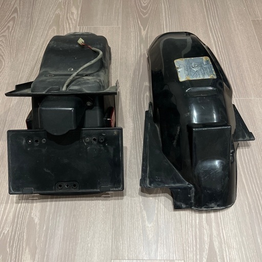 gpz900r 純正　リアフェンダー