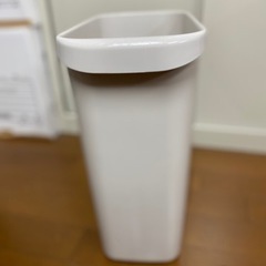 美品！　ゴミ箱1.3L  無料！