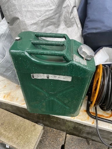 発電機 EF23H ケース、携行缶20L付き