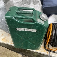 発電機 EF23H ケース、携行缶20L付きの画像