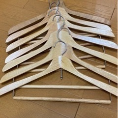 木製ハンガー