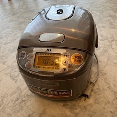 ZOJIRUSHI 象印 NP-GE05  炊飯器 IH炊飯ジャーの画像