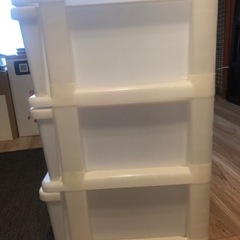 3段引き出しタイプの収納ボックスの画像