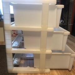 3段引き出しタイプの収納ボックスの画像
