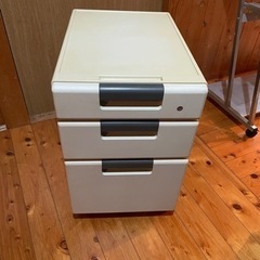 事務用　机　引出し2個　セットの画像