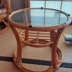 籐のガラステーブルと椅子のセット【値下げ】の画像