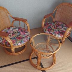 籐のガラステーブルと椅子のセット【値下げ】