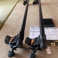 プリウスアルファ　ルーフキャリア　レール付きの画像