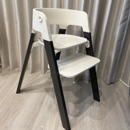 ストッケ　ステップスチェア 白×グレー