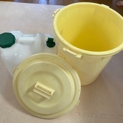 ポリバケツとポリタンク