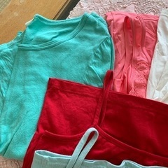 お話し中　キャミソールなど色々の画像