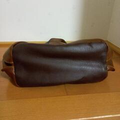 新品同様　革　ハンドバックの画像