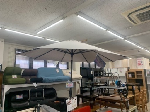 未使用品　10フィート LEDライト付 マーケットアンブレラ Storm Smoke (グレー)