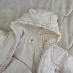 ベビーダウン　GAP ホワイト　クマ耳　babyGAPの画像