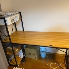 パソコンテーブル