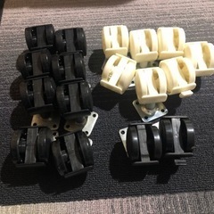 ⑤ キャスター・脚部品★１７個セットの画像