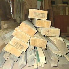 DIY用の木材 端材 平材たっぷりです。(^o^)/ 板。角材、ツーバイフォー、胴縁、コンパネなど、の画像