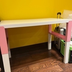 IKEAテーブルの画像
