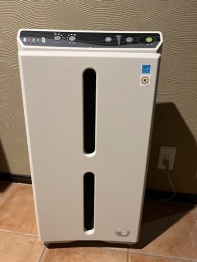 アムウェイアトモスフィア空気清浄機　家具のお掃除楽です！
