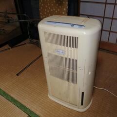 除湿機（通電確認済み）